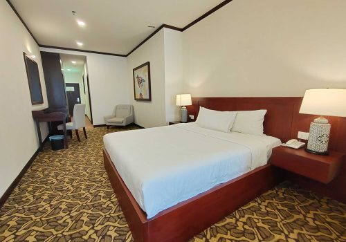 filter: 0; fileterIntensity: 0.0; filterMask: 0; module:1facing:0; 
hw-remosaic: 0; 
touch: (-1.0, -1.0); 
modeInfo: ; 
sceneMode: LLHDR; 
cct_value: 3288; 
AI_Scene: (-1, -1); 
aec_lux: 240.43863; 
hist255: 0.0; 
hist252~255: 0.0; 
hist0~15: 0.0;