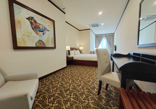 filter: 0; fileterIntensity: 0.0; filterMask: 0; module:1facing:0; 
hw-remosaic: 0; 
touch: (-1.0, -1.0); 
modeInfo: ; 
sceneMode: LLHDR; 
cct_value: 3208; 
AI_Scene: (-1, -1); 
aec_lux: 245.4351; 
hist255: 0.0; 
hist252~255: 0.0; 
hist0~15: 0.0;