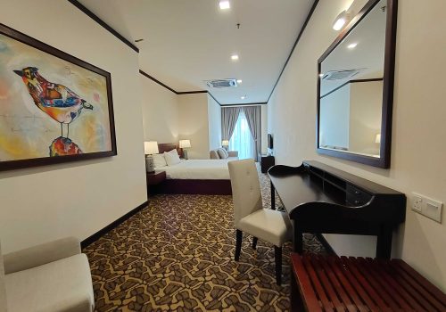 filter: 0; fileterIntensity: 0.0; filterMask: 0; module:1facing:0; 
hw-remosaic: 0; 
touch: (-1.0, -1.0); 
modeInfo: ; 
sceneMode: LLHDR; 
cct_value: 3208; 
AI_Scene: (-1, -1); 
aec_lux: 245.26794; 
hist255: 0.0; 
hist252~255: 0.0; 
hist0~15: 0.0;