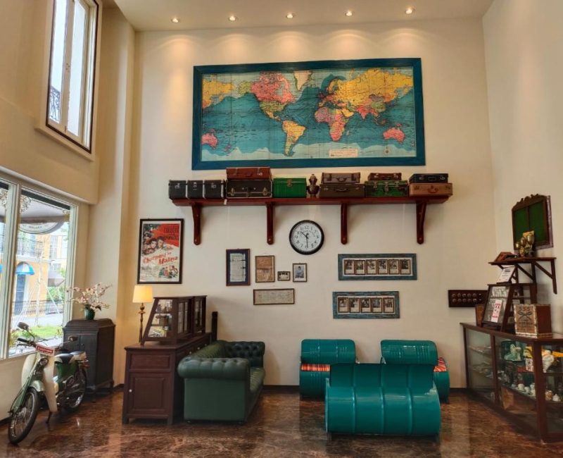 Lobby 1